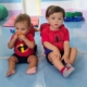 Bebês participando de atividades de socialização na primeira infância em berçário no Tatuapé